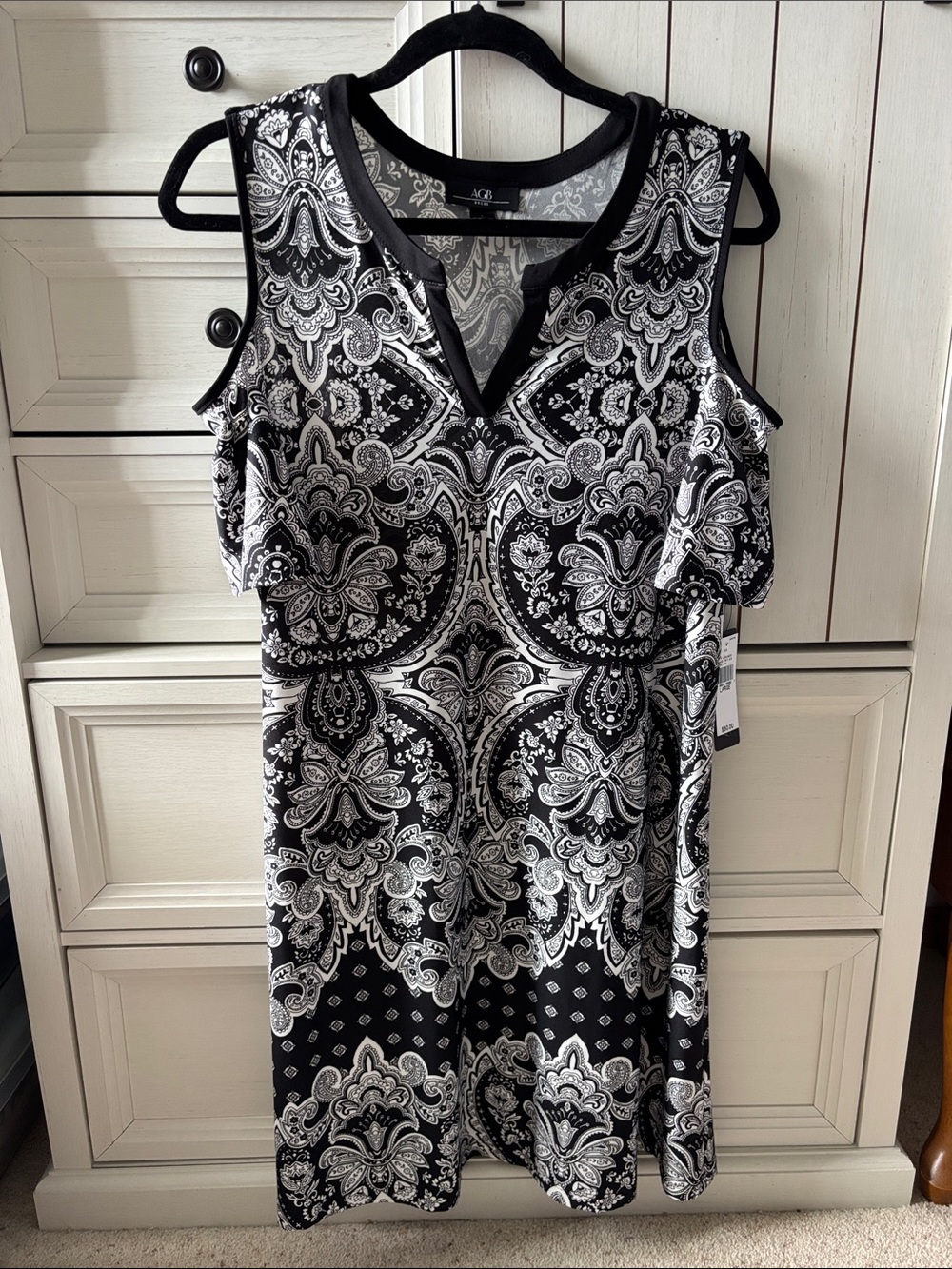 AGB Black & White Paisley Cold-Shoulder Midi Dress NWT